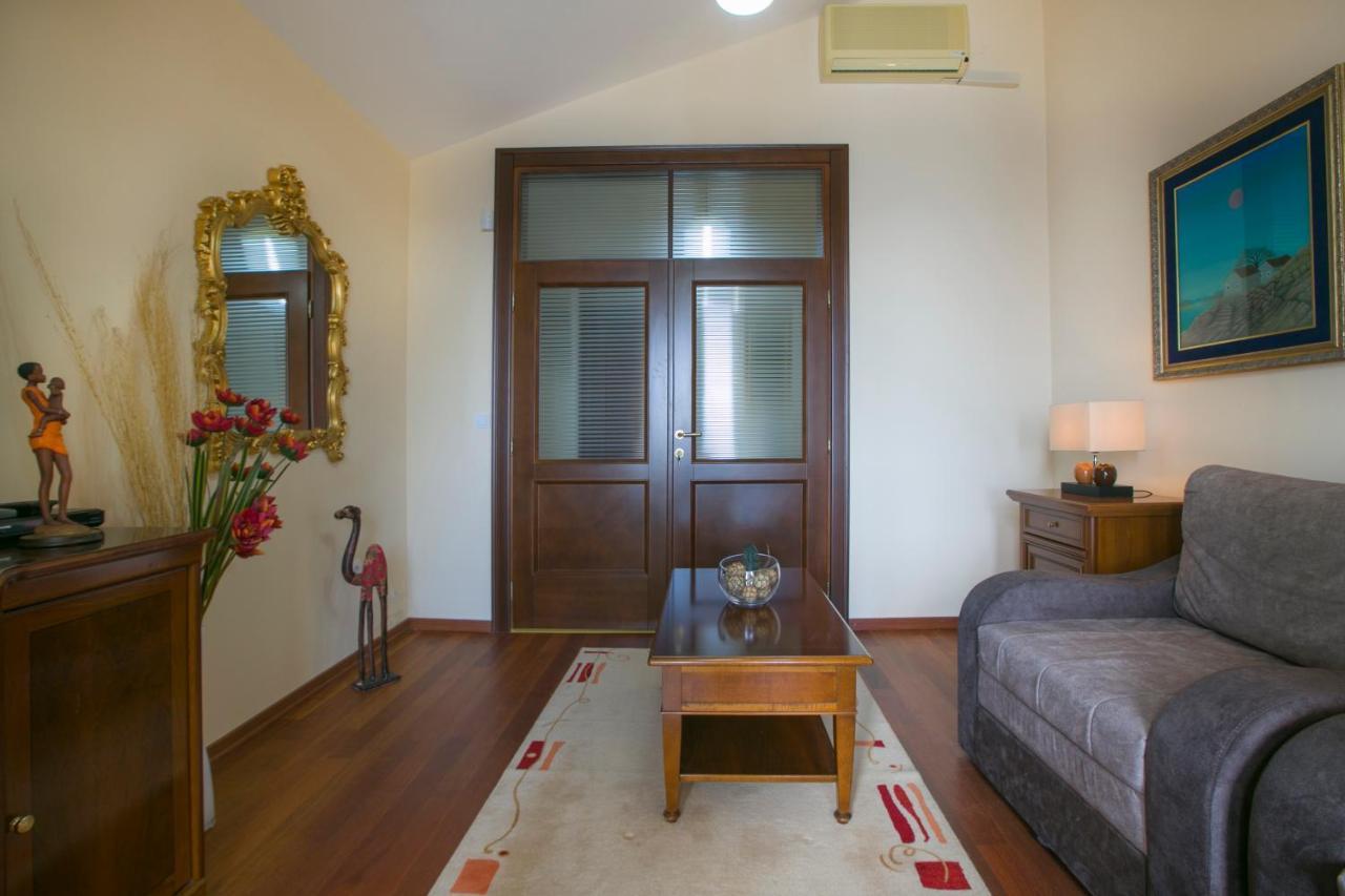 Royal Holiday Apartments Sveti Stefan Extérieur photo