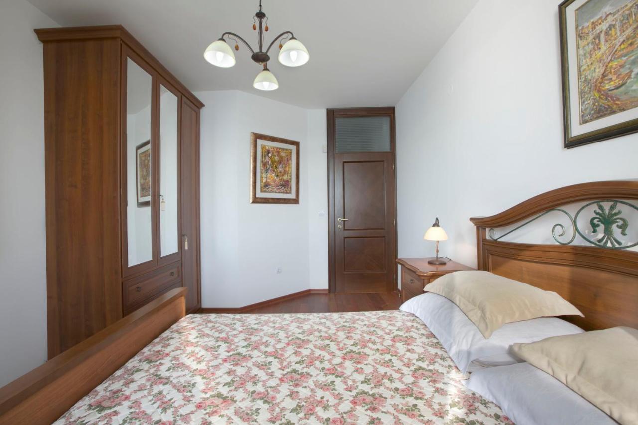 Royal Holiday Apartments Sveti Stefan Extérieur photo