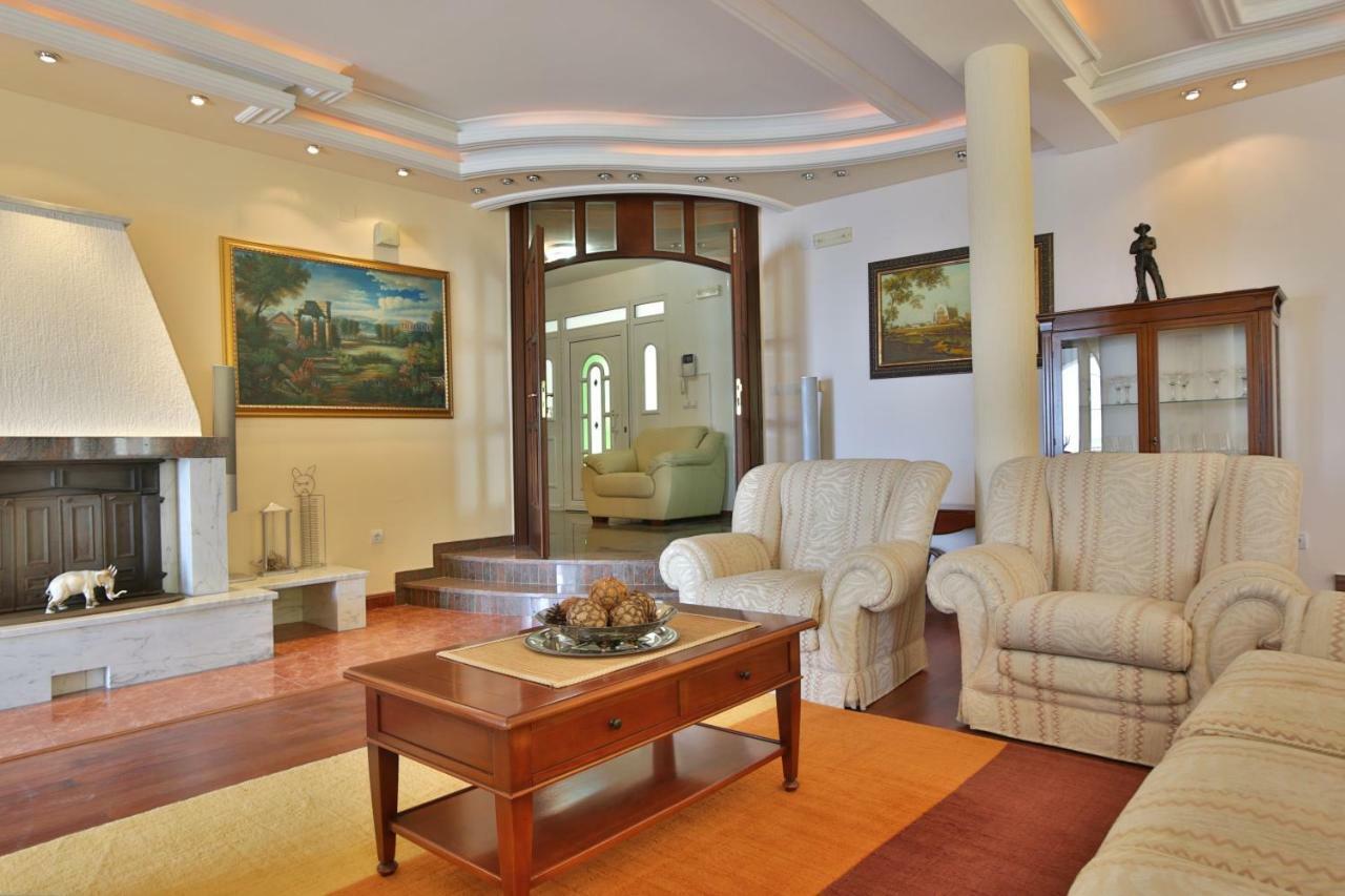 Royal Holiday Apartments Sveti Stefan Extérieur photo